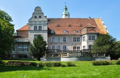 Palacio en venta Płoty, Nowy Zamek, Voivodato de Pomerania Occidental, Vista posterior