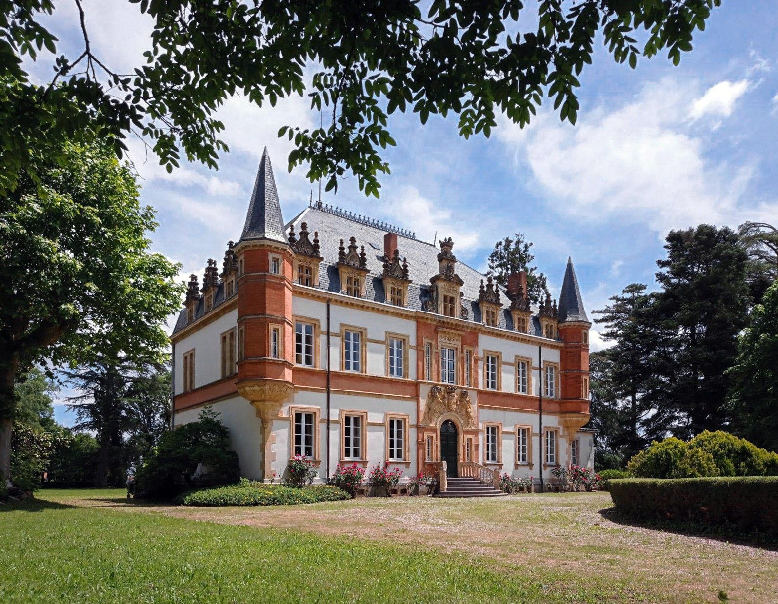 Fotos Magnífico castillo en el sur de Francia, región de Alto Garona