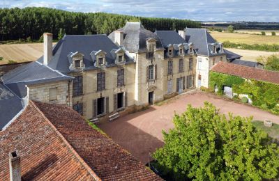 Palacio en venta Loudun, Nueva Aquitania, Patio
