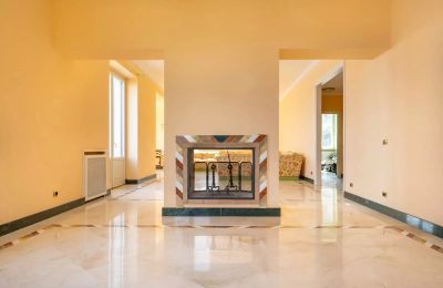Villa histórica en venta Belgirate, Piamonte:  Sala de estar