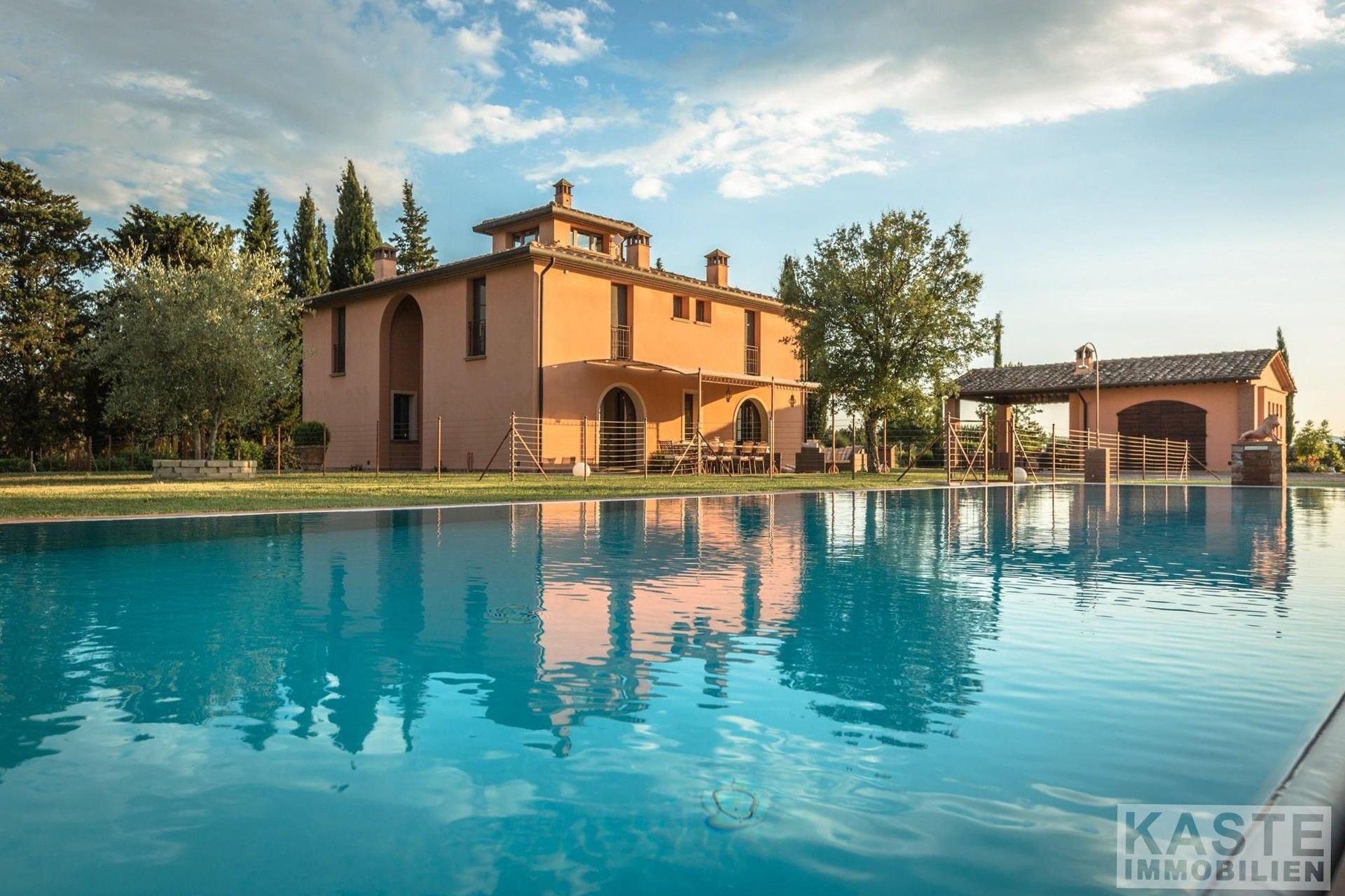 Fotos Villa de primera clase en la Toscana con ambiente y vistas especiales