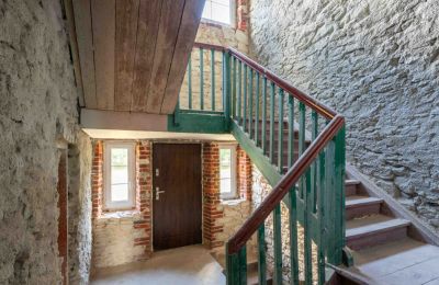 Mansión histórica en venta Piaski, Wolności 19, Voivodato de Łódź, Escalera