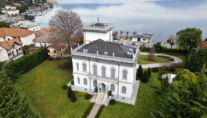 Villa histórica en venta 28040 Lesa, Piamonte,  Italia