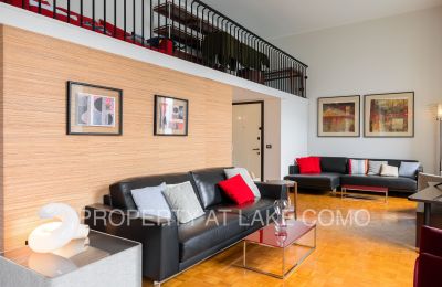 Apartamento en edificio histórico en venta Torno, Lombardía, Salón