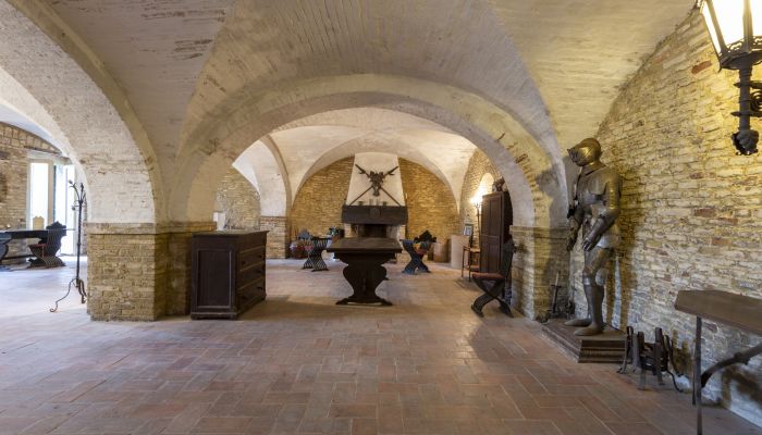 Palacio urbano en venta Filottrano, Marcas,  Italia