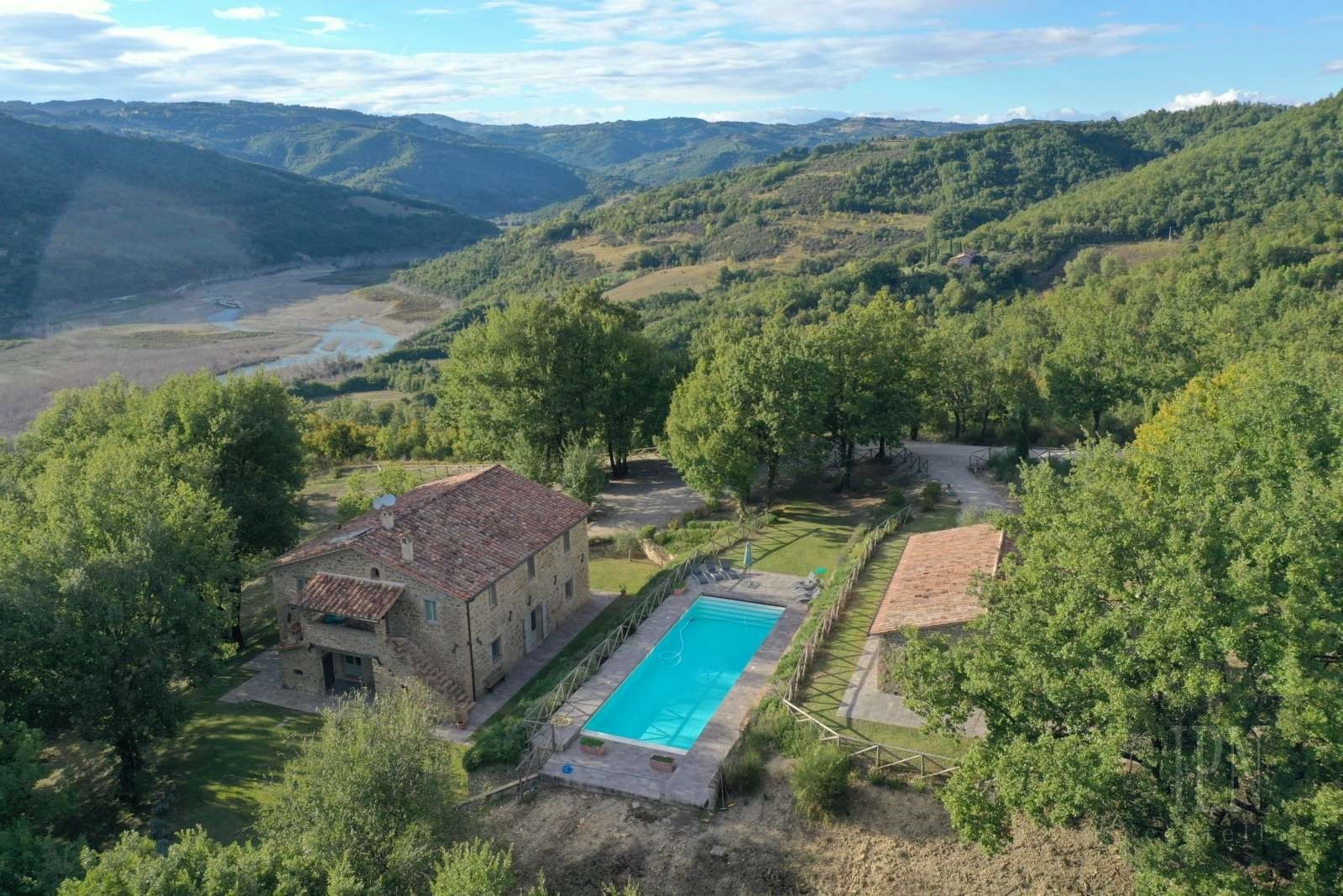 Fotos Casa de campo cerca de Valfabbrica - retiro en la naturaleza en Umbría