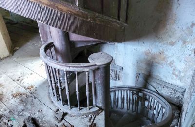 Casa señorial en venta Dobrocin, Pałac w Dobrocinie, Voivodato de Varmia y Masuria, Escalera secundaria