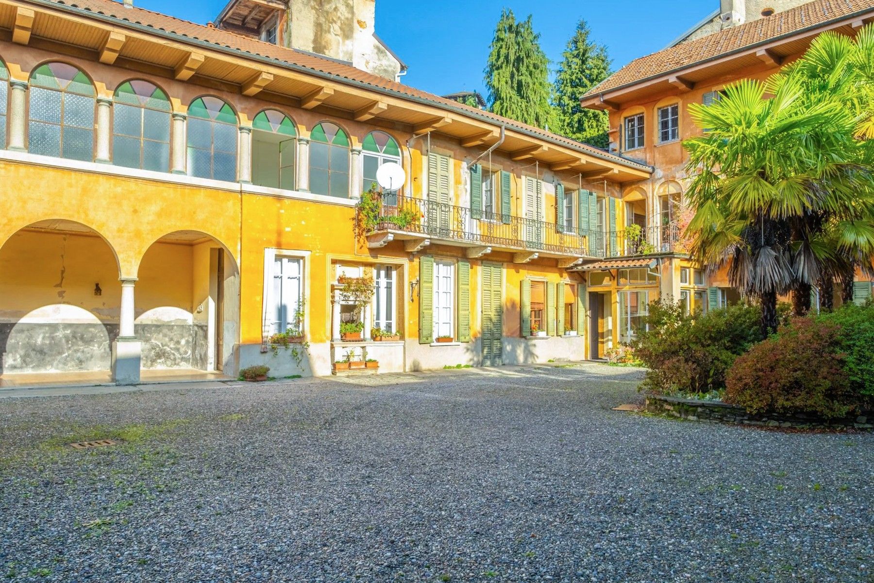 Fotos Edificio histórico en Miasino, en el lago de Orta