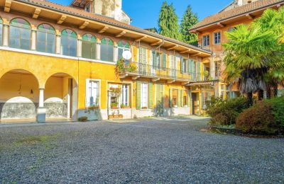 Inmuebles con carácter, Edificio histórico en Miasino, en el lago de Orta