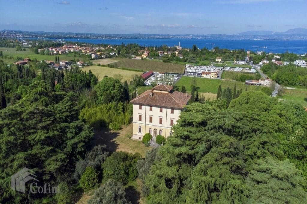 Fotos Villa histórica en el lago de Garda