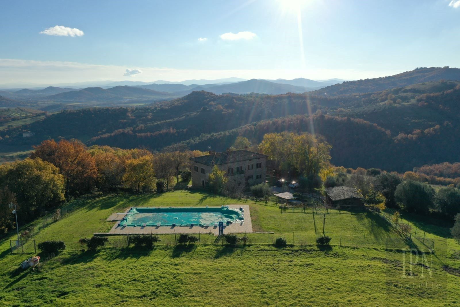Fotos Casa de campo en una ubicación panorámica cerca de Umbertide