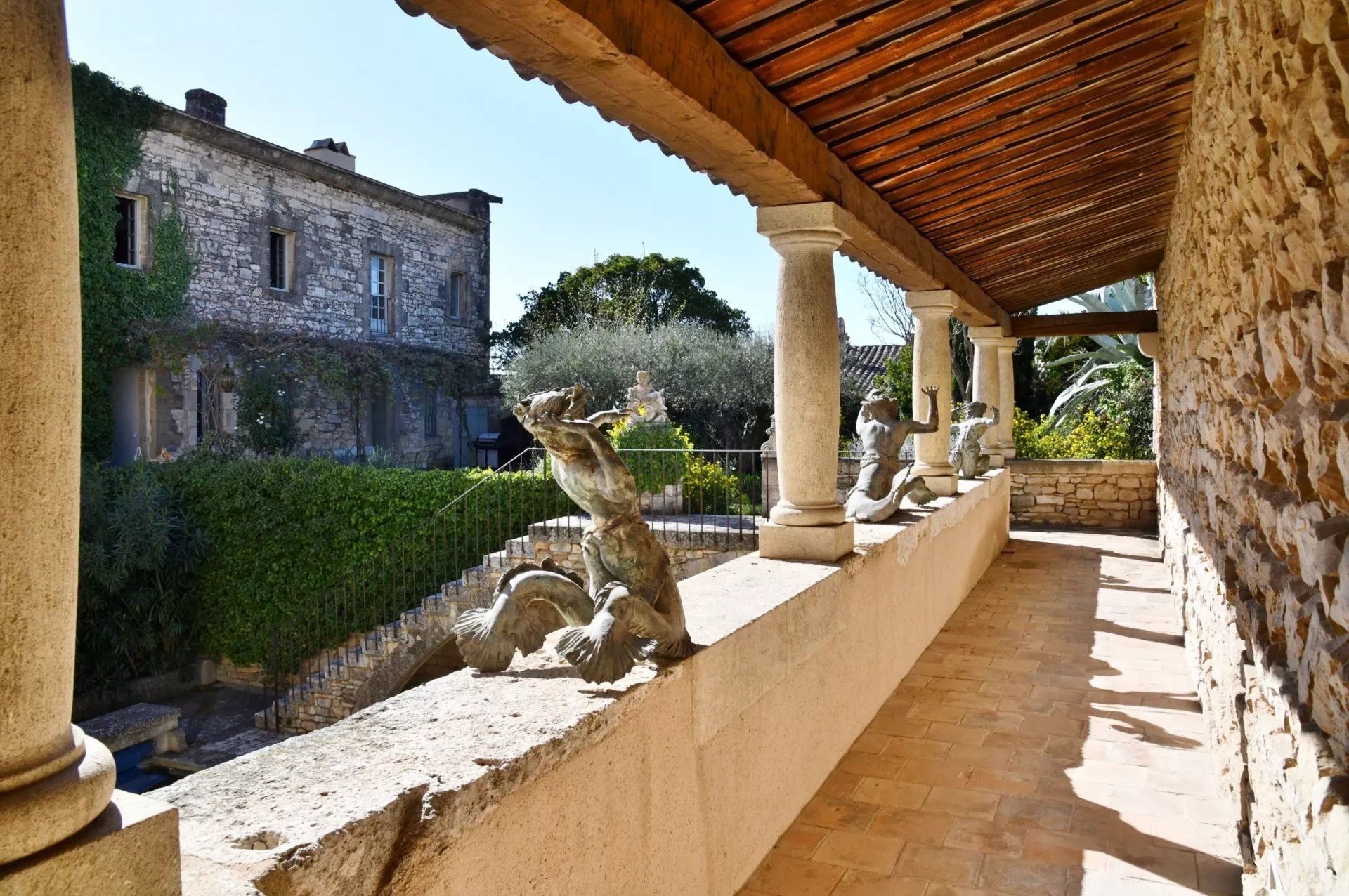 Fotos Castillo medieval cerca de Uzès: de la antigüedad a la modernidad