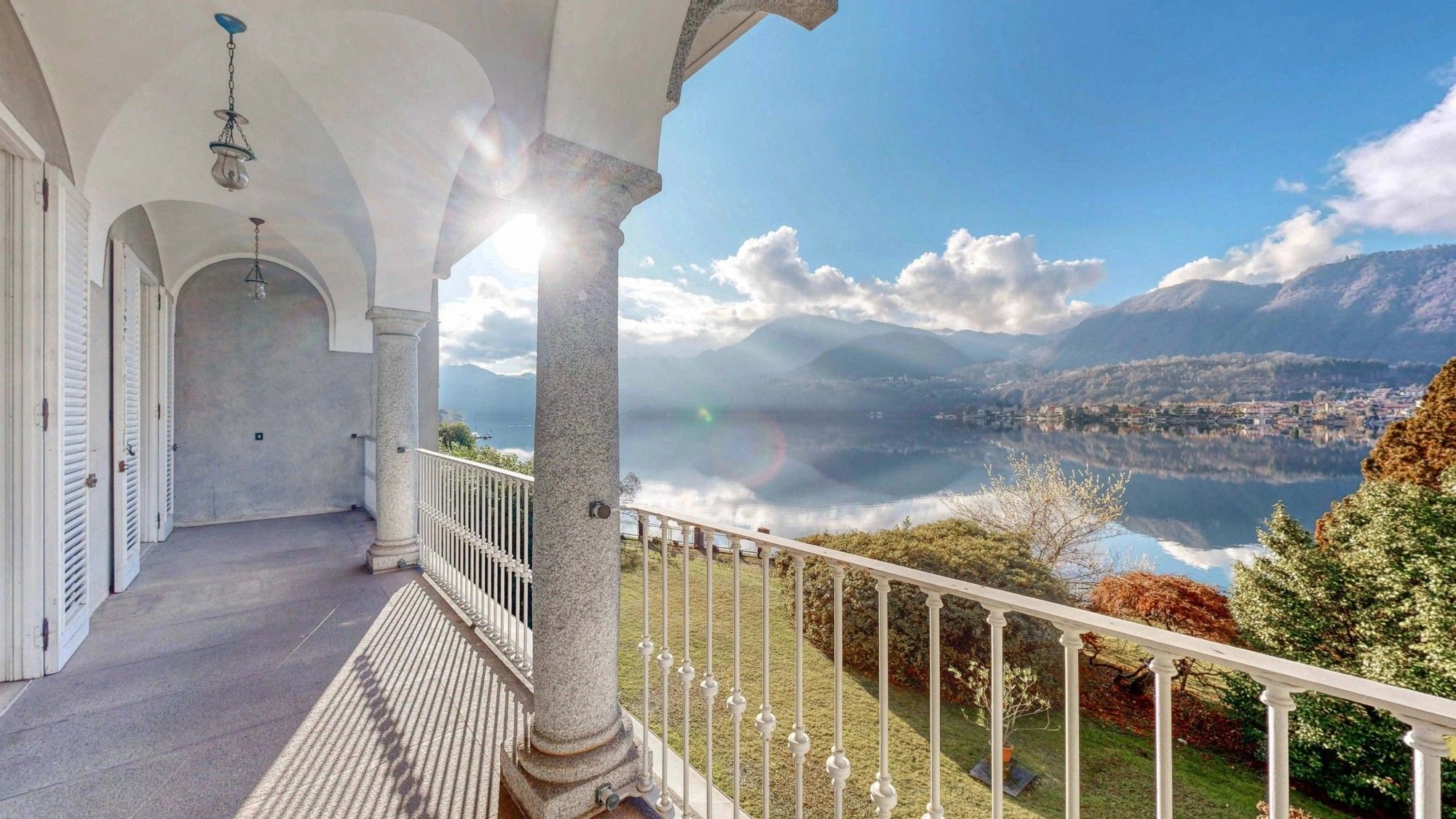 Fotos Elegante mansión a orillas del lago de Orta