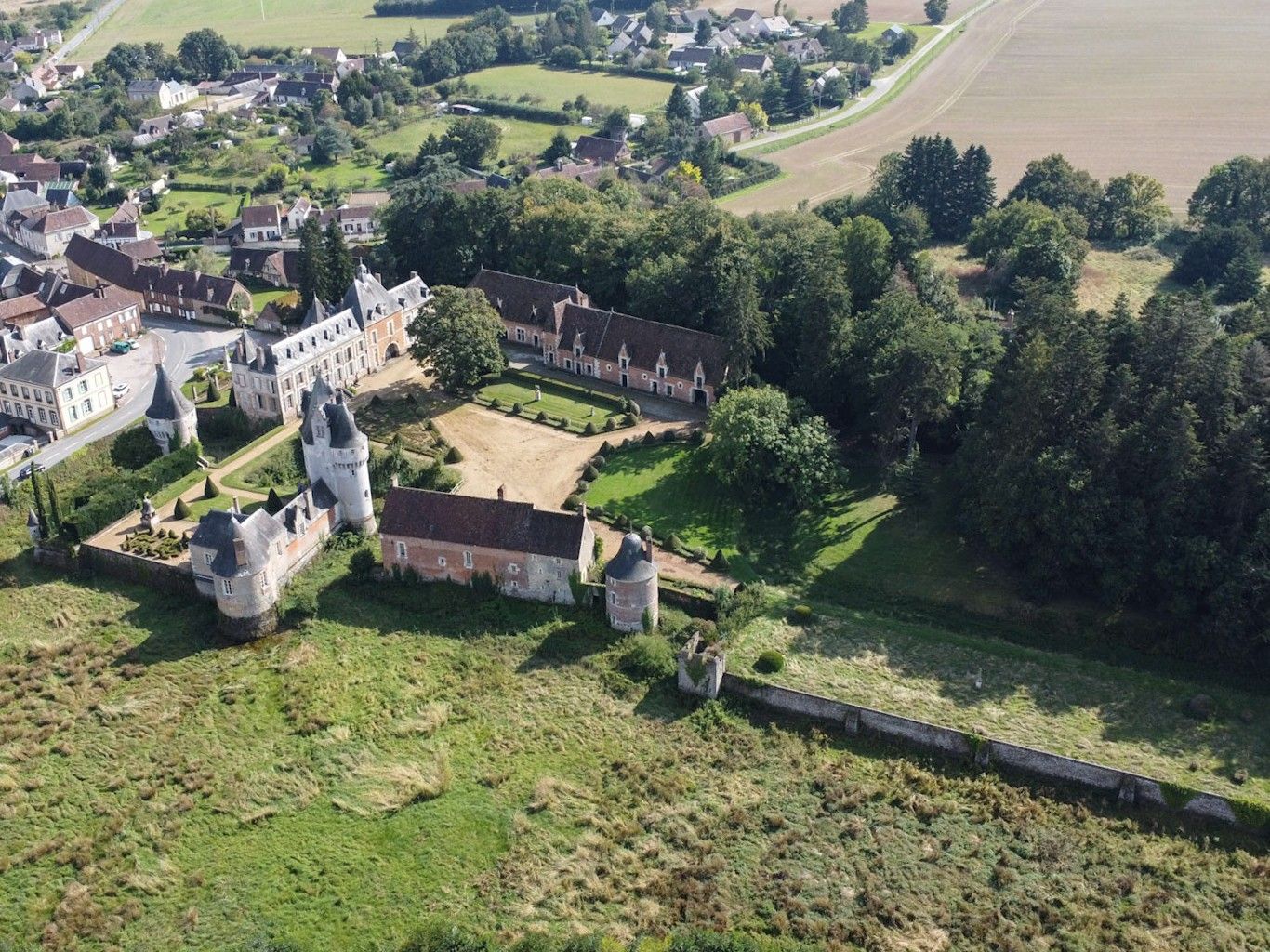 Fotos Castillo monumental cerca de Chartres - 41 hectáreas