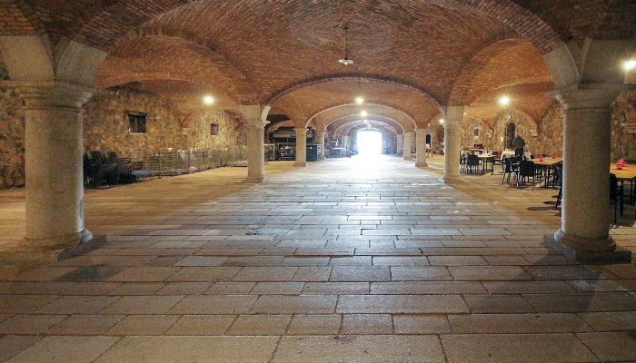 Palacio en venta Italia,  Italia, 4