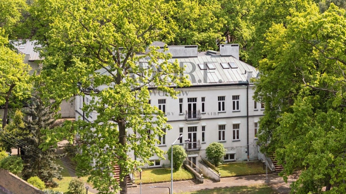 Fotos Villa de la preguerra en la elegante Konstancin, cerca de Varsovia