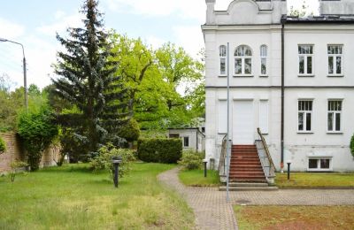 Villa histórica en venta Konstancin-Jeziorna, Voivodato de Mazovia, Vista posterior