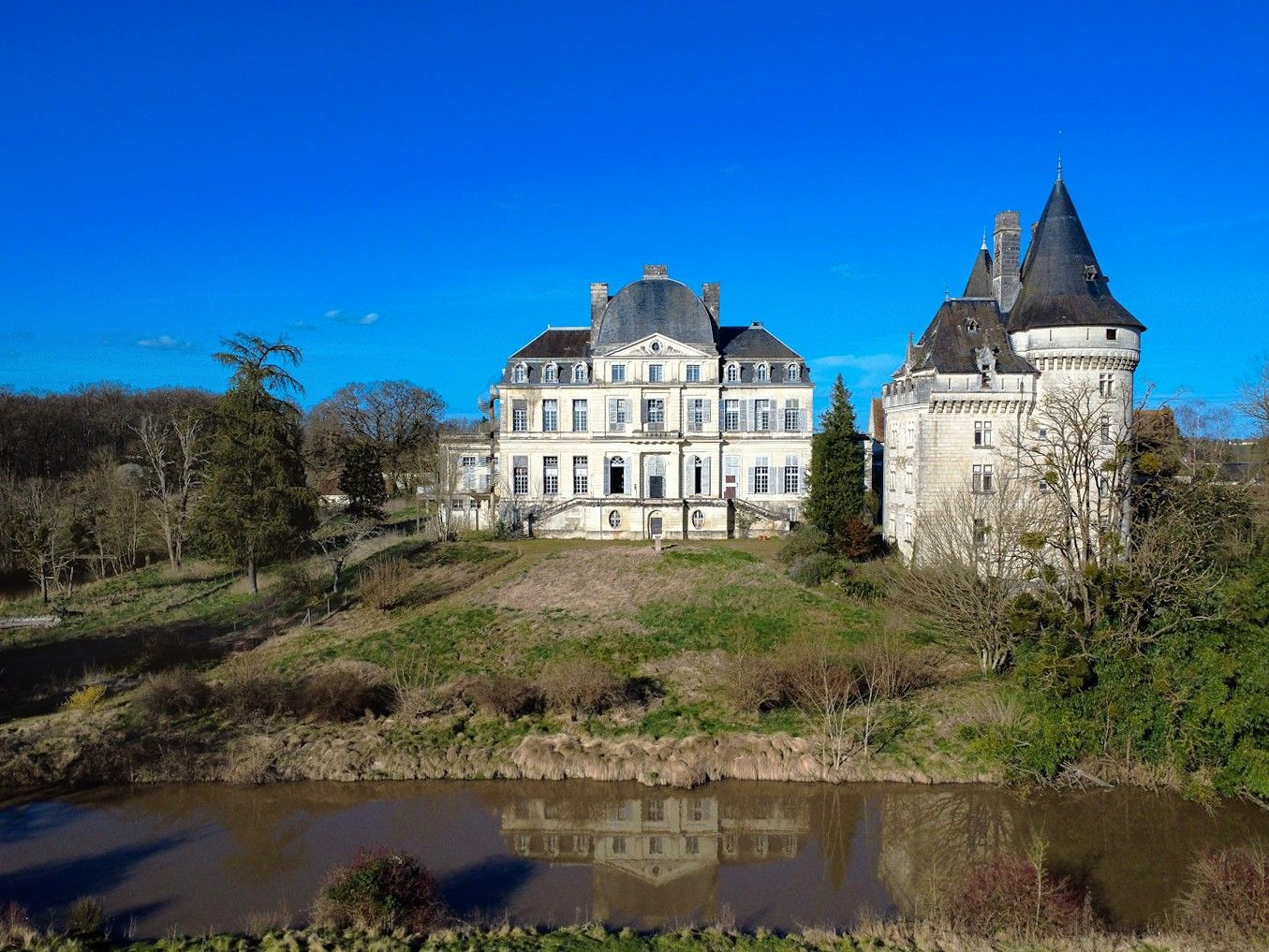Fotos Majestuoso palacio en Touraine con torre medieval del siglo XV y 47 hectáreas