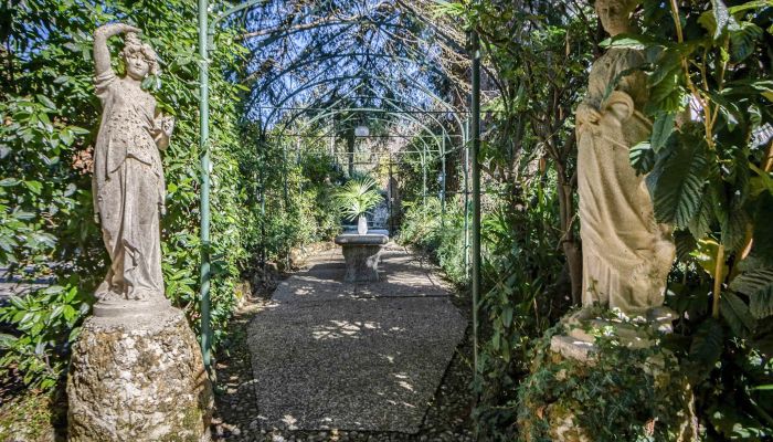 Villa histórica en venta Longone al Segrino, Lombardía,  Italia