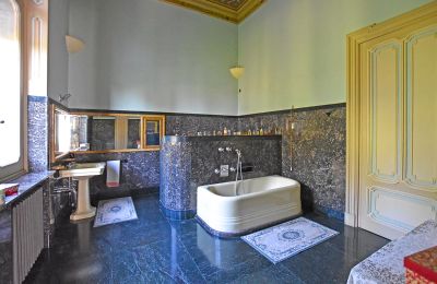 Villa histórica en venta Liguria, Cuarto de baño