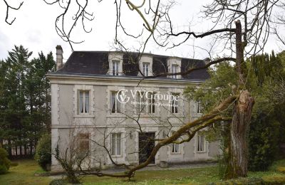 Villa histórica en venta Angoulême, Nueva Aquitania, Vista frontal