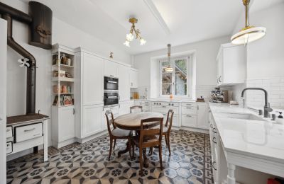 Mansión histórica en venta Biel/Bienne, Alpenstrasse 95, Berna, Moderne trifft auf Nostalgie: Küche mit Guss-Holzofen