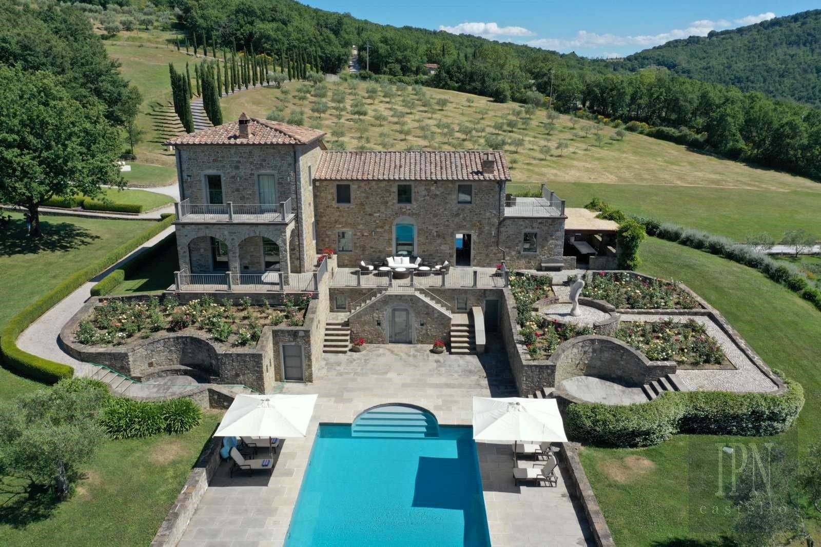 Fotos Finca panorámica en Umbría con villa, casas de invitados y olivar