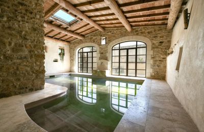 Propiedad histórica Uzès, Occitania