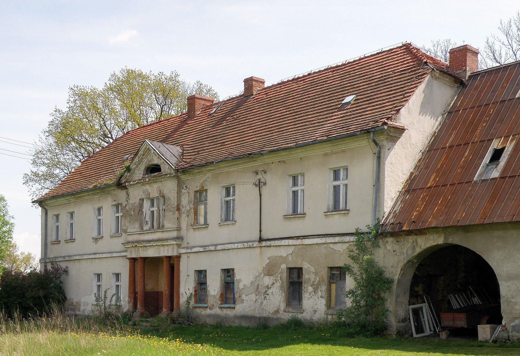 Fotos Propiedad señorial histórica en Starków con parque protegido en venta
