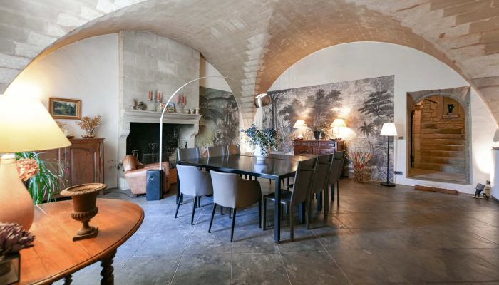  Uzès 1
