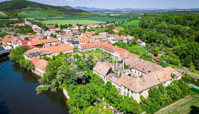 Palacio en venta Vršovice, Ústecký kraj,  Chequia