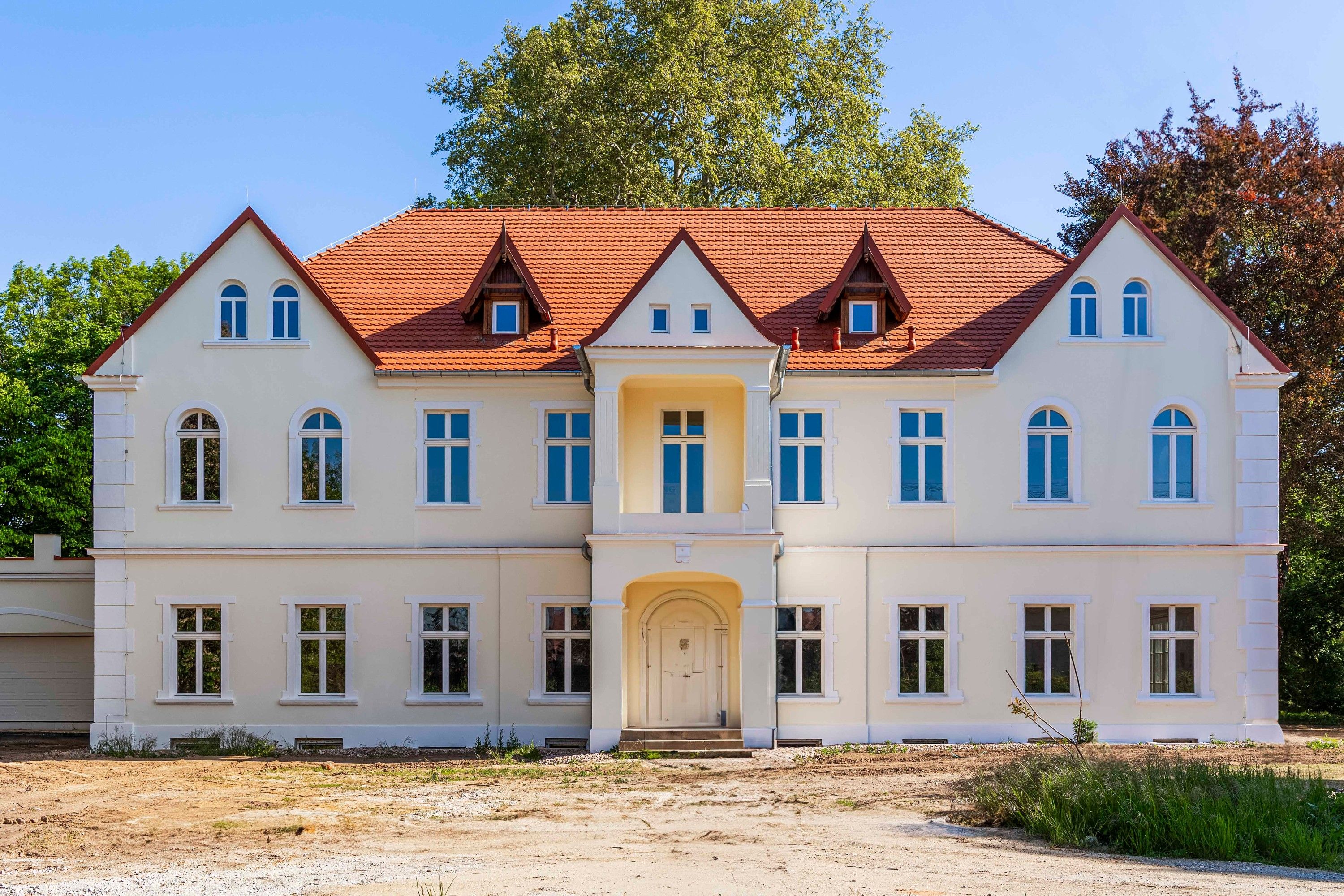 Fotos Casa señorial cerca de Breslavia con parque, zona wellness, piscina y posibilidad ecuestre