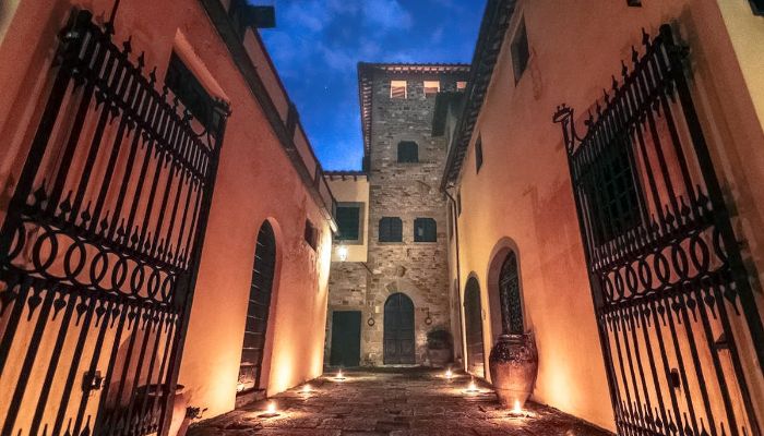 Castillo en venta Vicchio, Toscana,  Italia