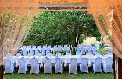 Casa señorial en venta Trnavský kraj, okres Hlohovec, Koplotovce, Frídeský kaštieľ, Trnavský kraj, Nádvorie - svadba