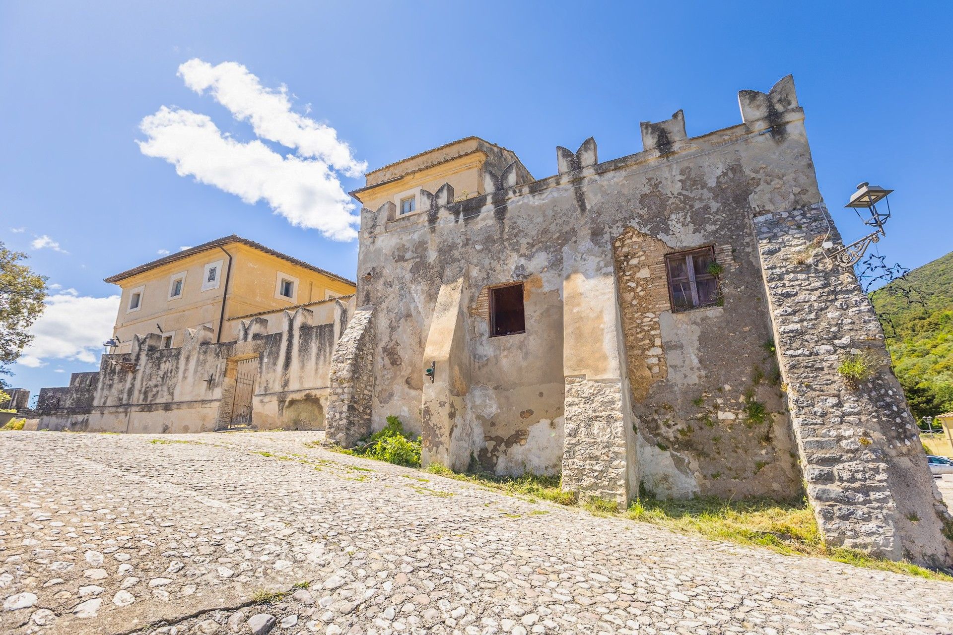 Fotos Castillo en Vacone (Lacio) con vistas panorámicas cerca de Roma