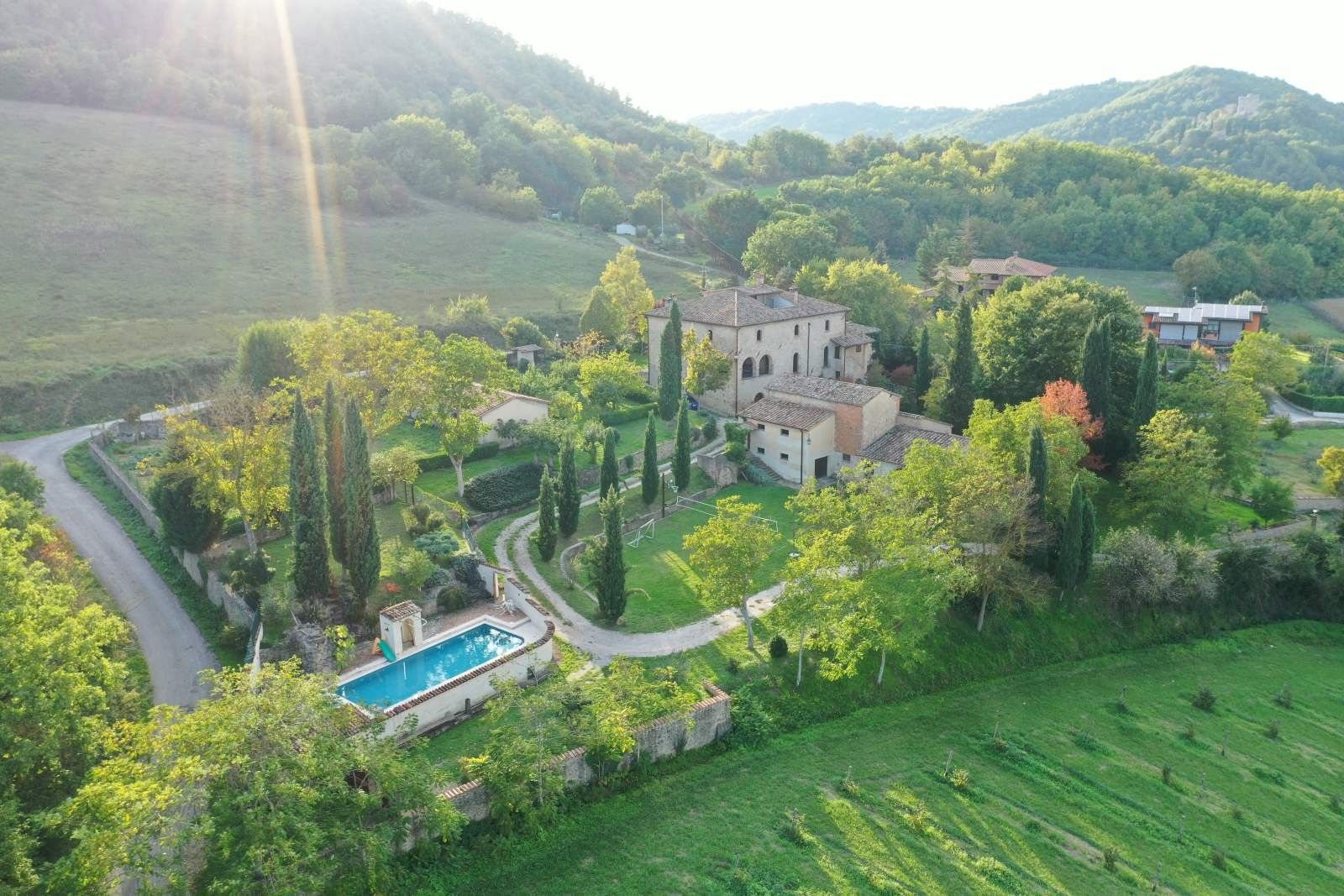 Fotos Casa de campo con viñedo y piscina en la frontera de Umbría y Toscana