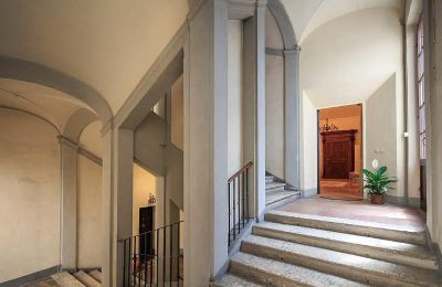 Palacio urbano en venta Siena, Via di Pantaneto, Toscana, Gran escalera