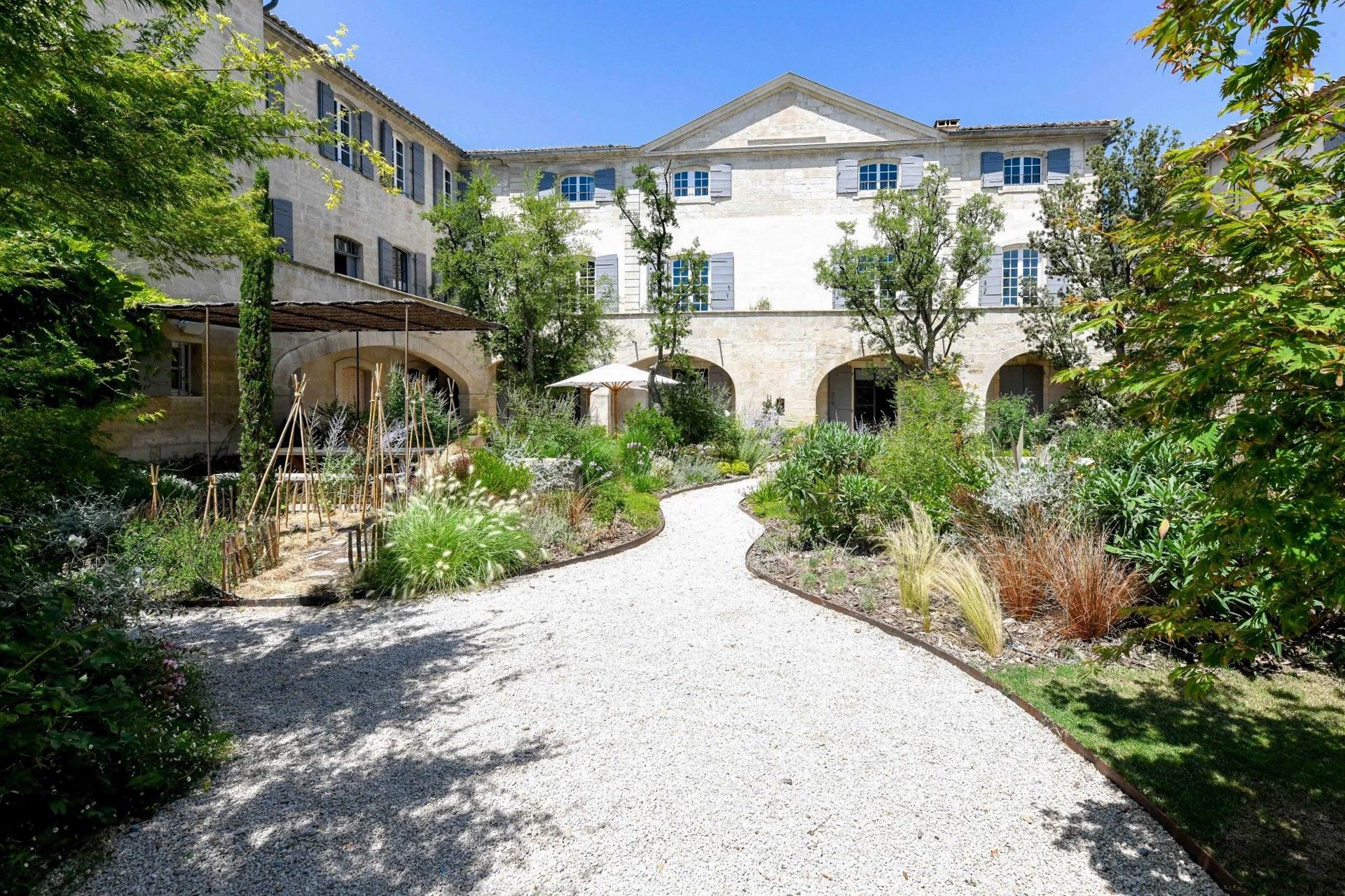 Fotos Propiedad histórica de alto nivel cerca de Aviñón