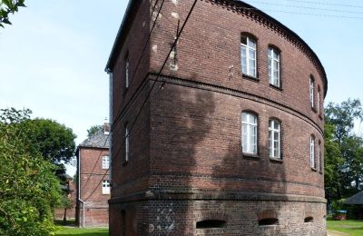 Propiedad histórica en venta Kędzierzyn-Koźle, Wyspa 3, Opole, Vista lateral