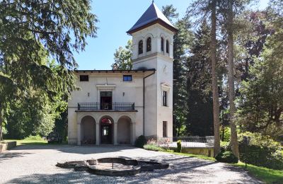 Inmuebles históricos, Palacio restaurada en el valle de los castillos de los Montes Gigantes