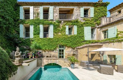 Inmuebles históricos, Residencia burguesa cerca de Uzès del siglo XVI y XIX con jardín y piscina