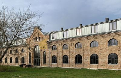 Casa señorial en venta Ojrzanów, Pałac w Ojrzanowie, Voivodato de Mazovia, Dependencia