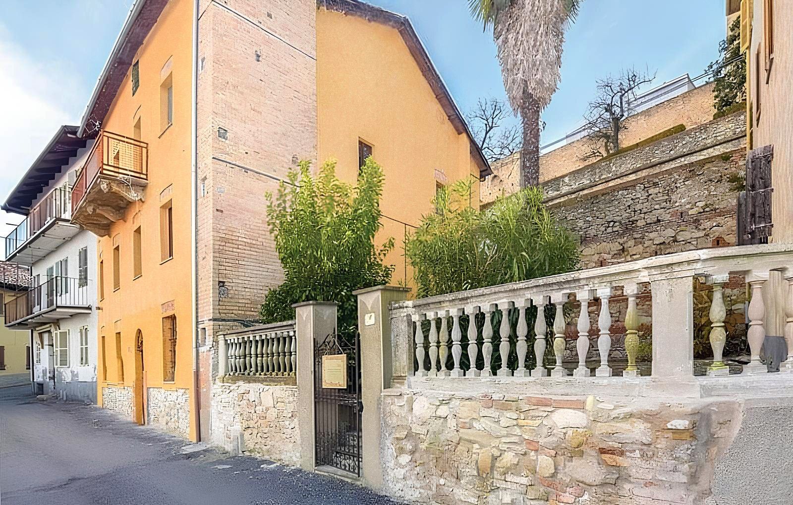 Fotos Casa del siglo XVII con jardín a los pies del Castillo de Murisengo