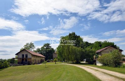 Inmuebles históricos, Propiedad rural con gîtes, casa principal y castillo para restaurar cerca de Marciac