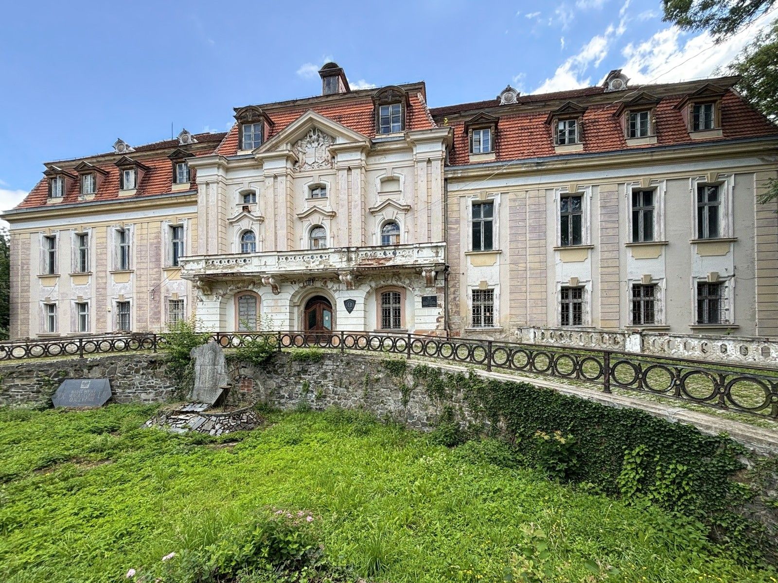 Fotos Palacio neobarroco en la Baja Silesia: Pałac w Roztoczniku