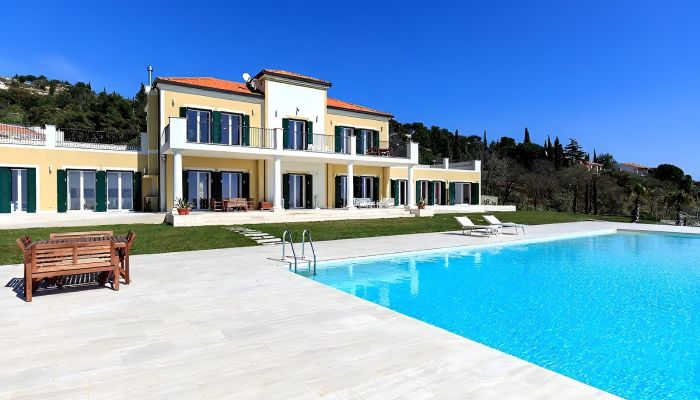 Villa histórica en venta Cipressa, Liguria,  Italia