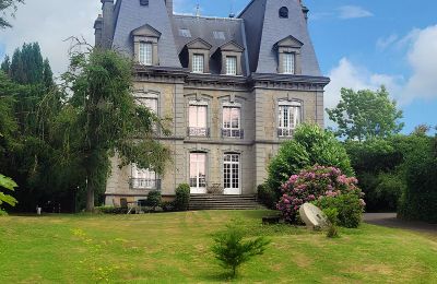 Inmuebles históricos, Palacio del siglo XIX en Flers, Normandía