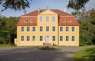 Inmuebles históricos, Palacio barroco con lago privado cerca de Leipzig