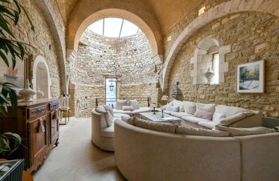 Inmuebles históricos, Antigua iglesia del año 815 – Vivienda con encanto histórico