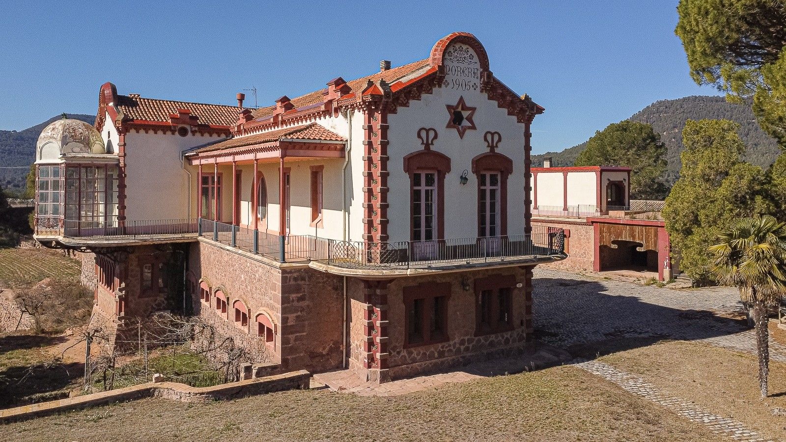 Fotos Residencia Modernista en el lugar del antiguo Monasterio de Sant Domènec